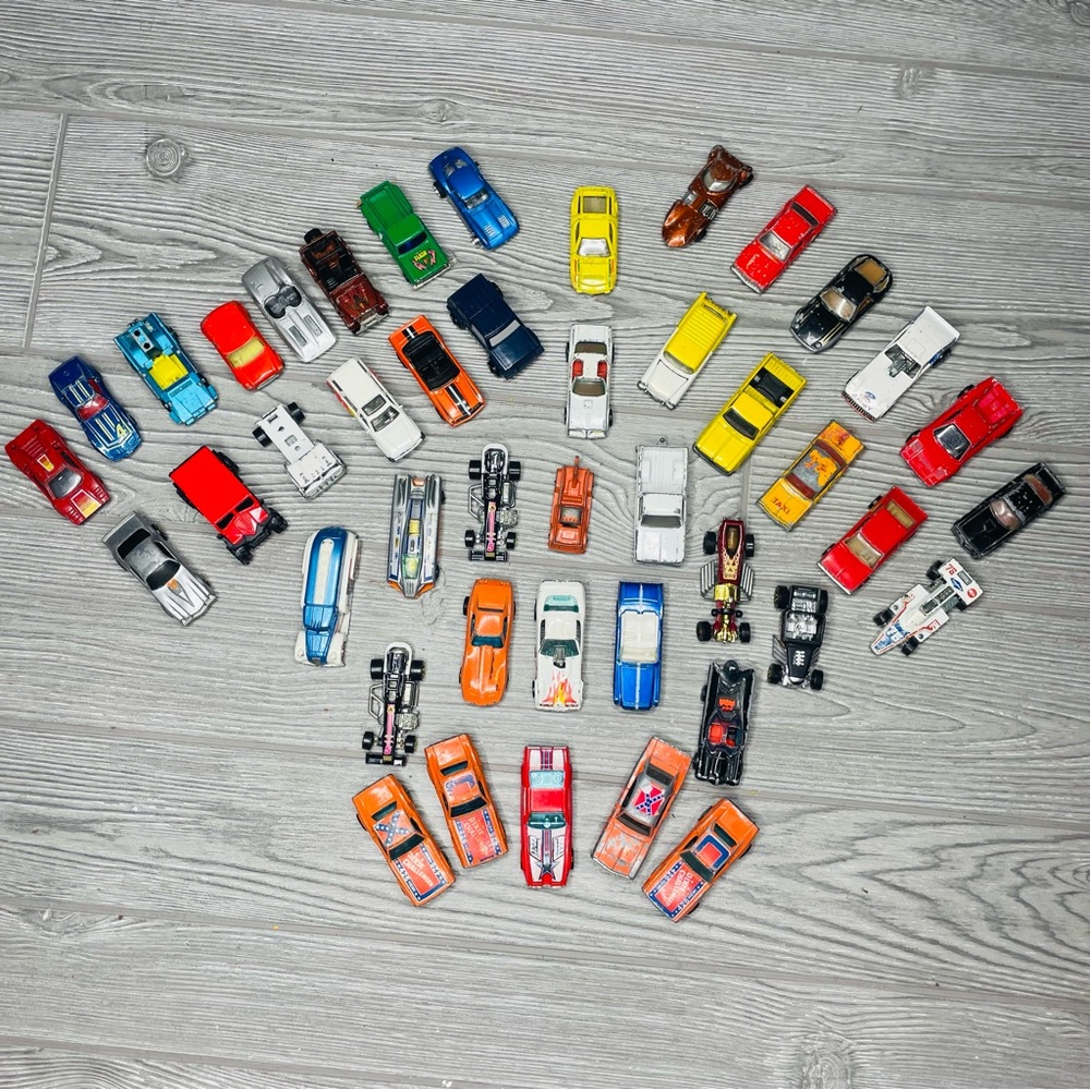 Vintage Lot of 44 matchbox , hot wheels & unbranded cars trucks collectible toys